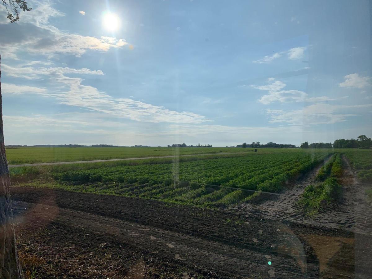 Stacaravan Mientje Hantum Buitenkant foto